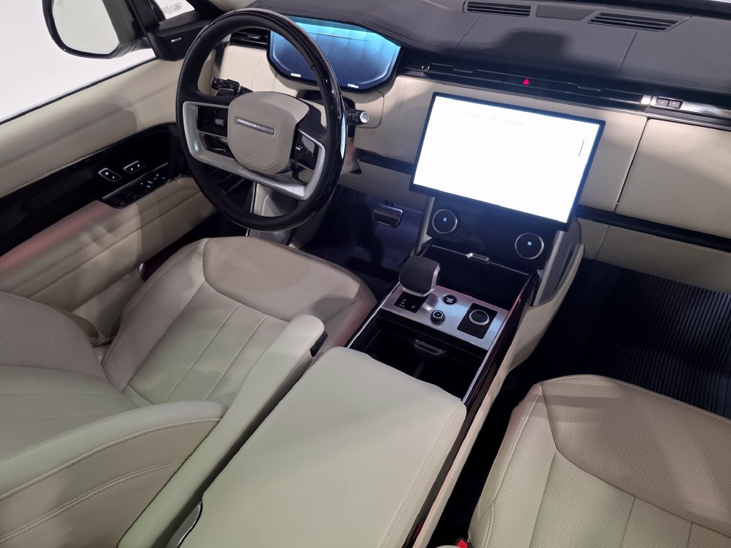 Certified 2023 Land Rover Range Rover SE AWD/4WD image 16