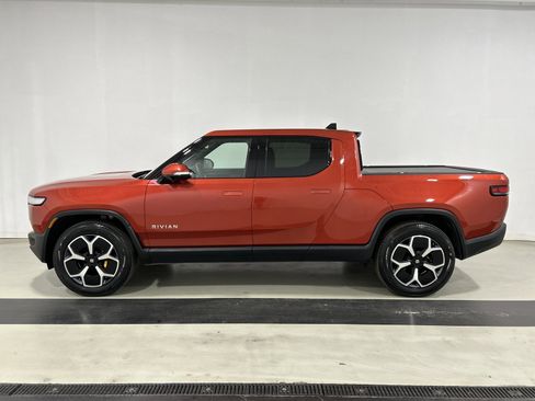 Used 2022 Rivian R1T Adventure image 2