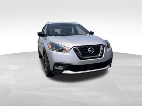 Used 2020 Nissan Kicks SR FWD image 7