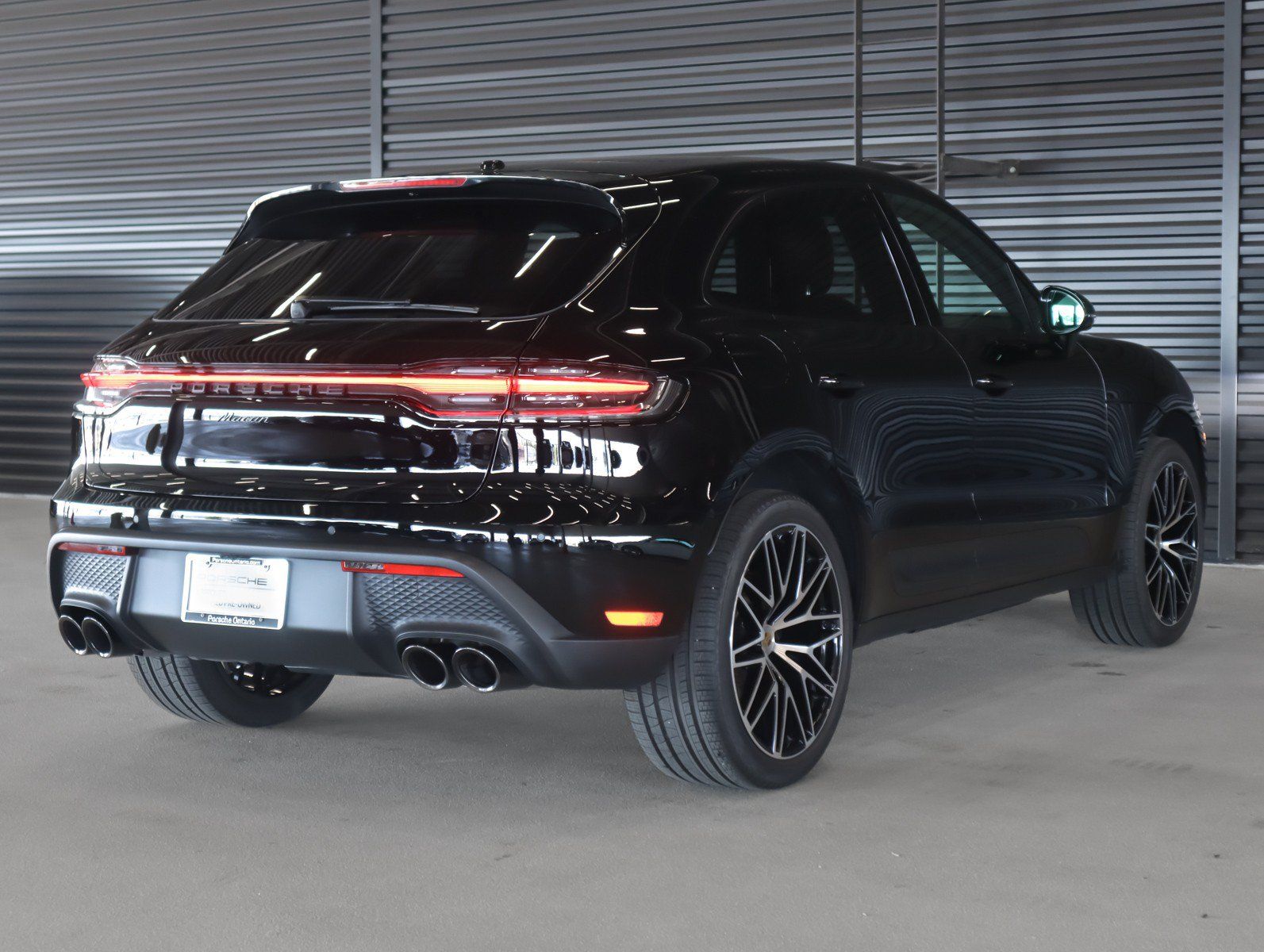 Used 2026 Porsche Macan AWD/4WD image 10