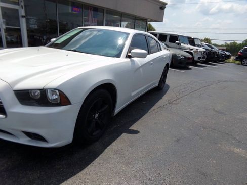Used 2014 Dodge Charger SE RWD image 33
