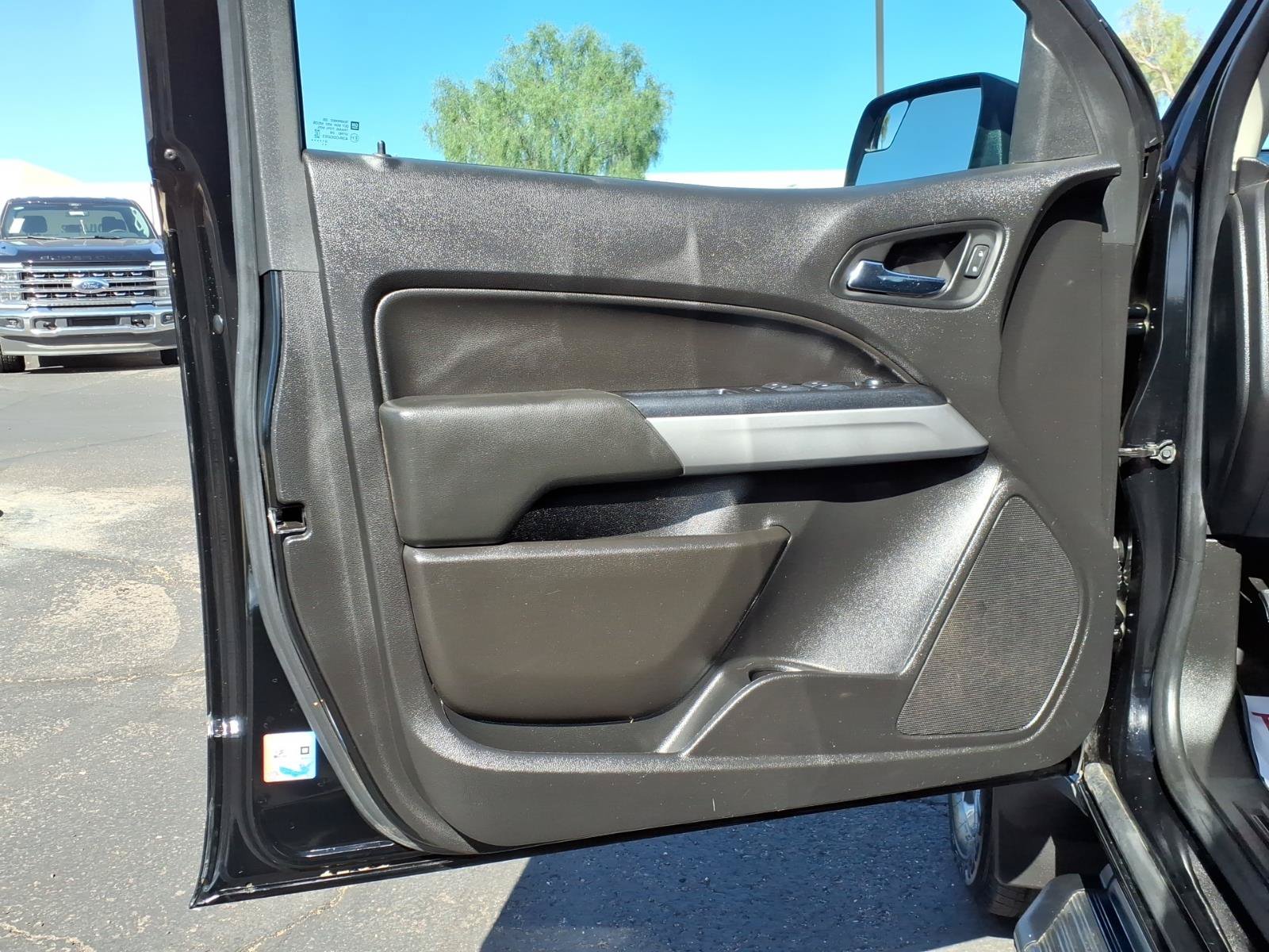 Used 2021 Chevrolet Colorado LT w/ LT Convenience Package AWD/4WD image 21