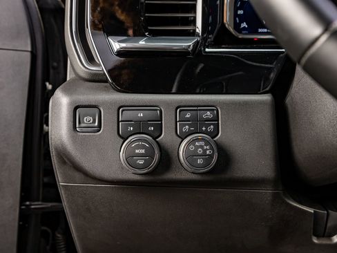 Used 2025 Chevrolet Silverado 2500 LT w/ Safety Package image 23