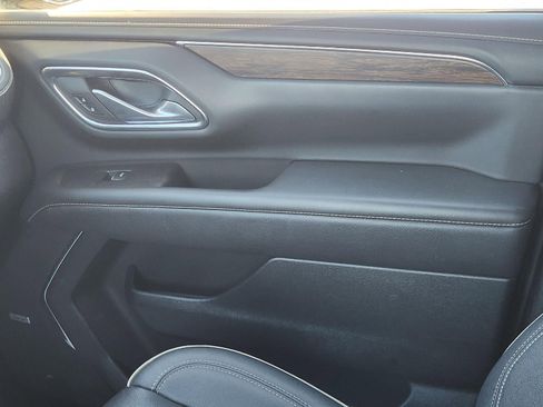 Used 2023 Chevrolet Suburban Premier image 22