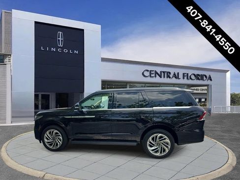 New 2027 Lincoln Navigator Premiere RWD image 5