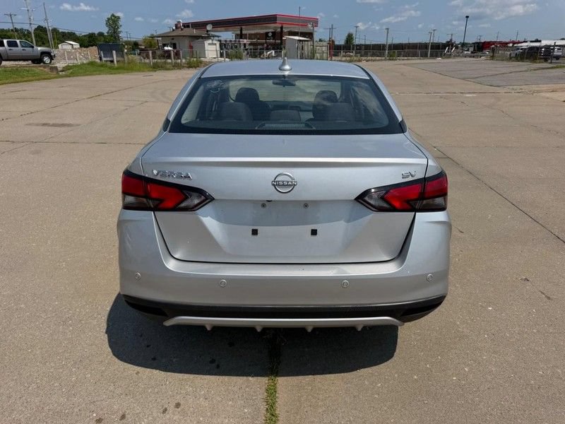 Used 2024 Nissan Versa SV FWD image 4