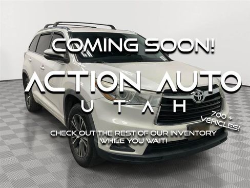 Used 2016 Toyota Highlander XLE image 1