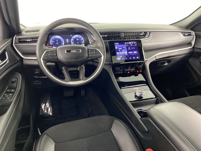 Used 2024 Jeep Grand Cherokee Altitude AWD/4WD image 21