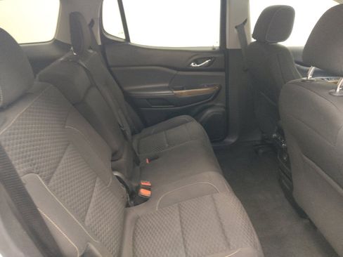Used 2018 GMC Acadia SLE FWD image 19