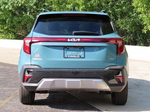 Certified 2026 Kia Seltos EX AWD/4WD image 5
