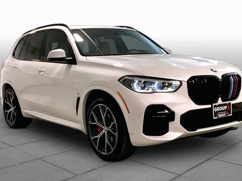 Used 2022 BMW X5 xDrive40i w/ M Sport Package image 2