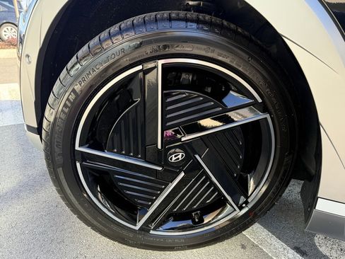Certified 2025 Hyundai Ioniq 5 Limited image 32