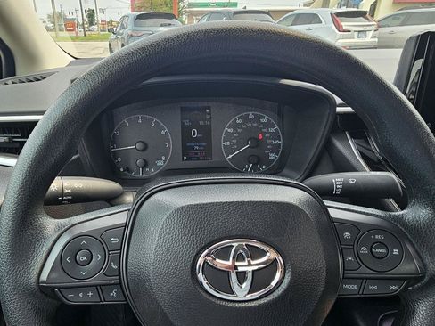 Used 2025 Toyota Corolla LE FWD image 13
