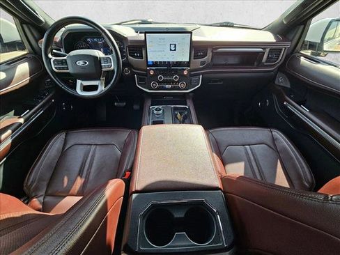 Used 2023 Ford Expedition Limited image 14