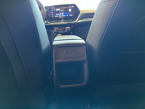 Used 2025 Chevrolet Trax RS w/ Sunroof Package FWD image 14