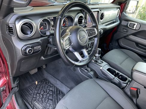 Used 2021 Jeep Wrangler Unlimited Sahara w/ Uconnect 4C Nav & Sound Group image 21