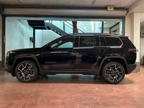 New 2026 Jeep Cherokee Overland w/ Advanced Pro Tech Group AWD/4WD image 2