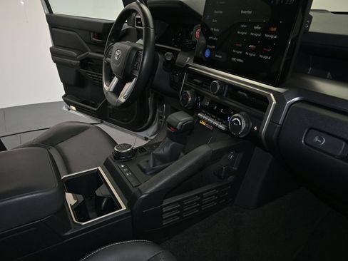 Used 2025 Toyota 4Runner TRD Off-Road Premium w/ Tow Technology Package AWD/4WD image 13