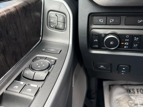 Used 2024 Ford F250 Lariat w/ Lariat Ultimate Package image 26