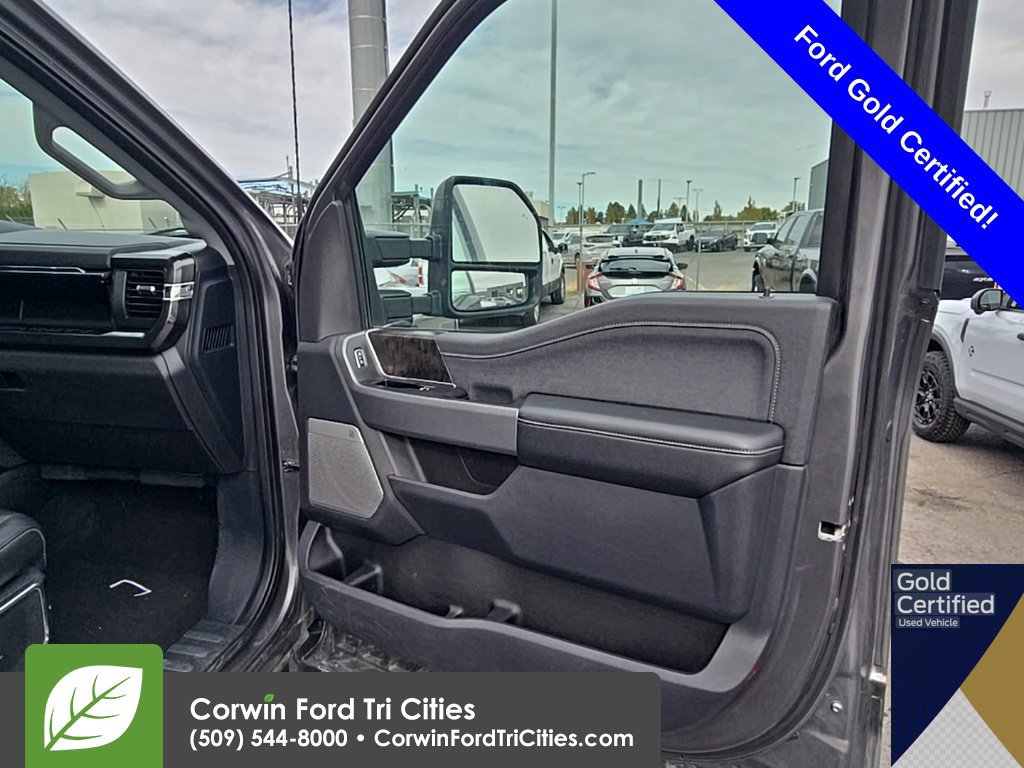 Used 2023 Ford F350 Lariat w/ Lariat Ultimate Package AWD/4WD image 2