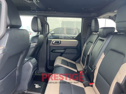 Used 2024 Ford Bronco Wildtrak AWD/4WD image 28