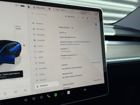 Used 2023 Tesla Model 3 Standard Range image 16