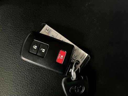 Used 2023 Toyota Tacoma Limited image 24