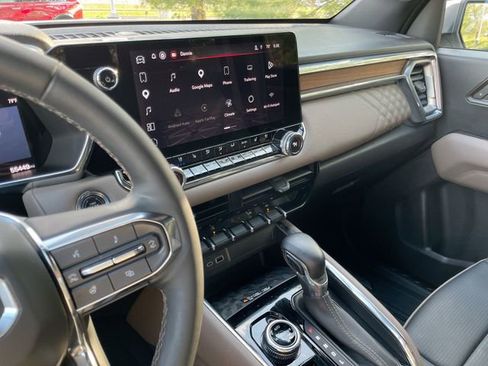 Used 2023 GMC Canyon Denali image 21