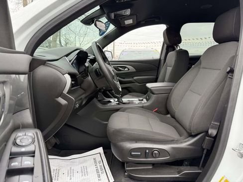 Certified 2023 Chevrolet Traverse LT image 9
