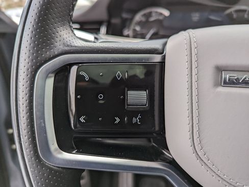 Used 2022 Land Rover Range Rover Evoque R-Dynamic S image 17