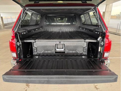 Used 2021 Toyota Tacoma SR5 AWD/4WD image 11