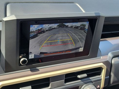 Used 2025 Toyota Tacoma TRD Off-Road AWD/4WD image 25