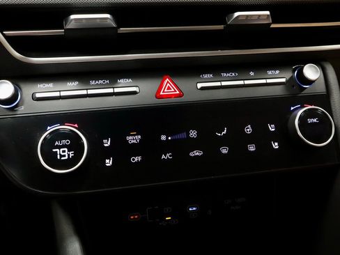 Certified 2025 Hyundai Sonata Limited FWD image 39