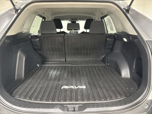 Used 2022 Toyota RAV4 LE AWD/4WD image 23