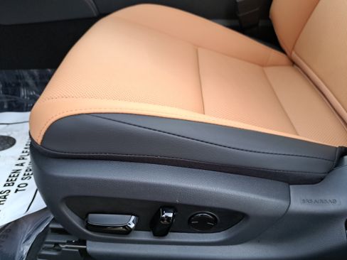 Used 2025 Lexus ES 300h w/ Premium Package image 30