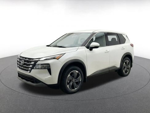 Used 2025 Nissan Rogue SV AWD/4WD image 3