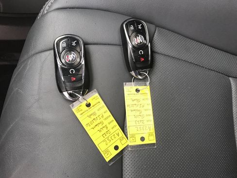 Certified 2023 Buick Enclave Essence w/ Experience Buick Package image 29