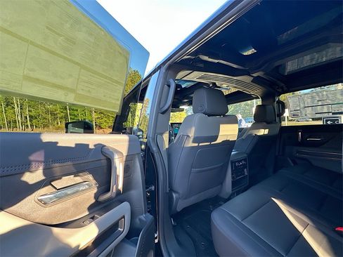 New 2025 GMC Hummer EV 3X image 17