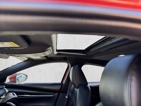 Used 2022 MAZDA MAZDA3 s FWD image 12
