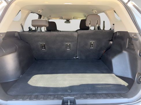 Used 2019 GMC Terrain SLE w/ Driver Convenience Package FWD image 11