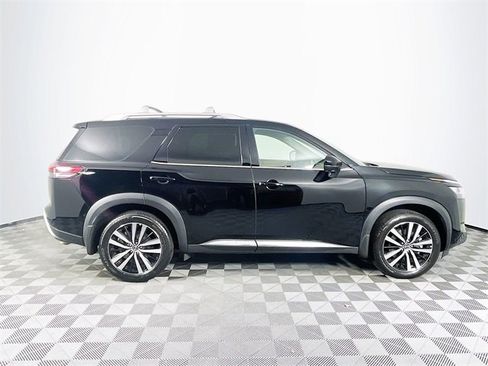 Used 2024 Nissan Pathfinder Platinum w/ Cargo Package image 9