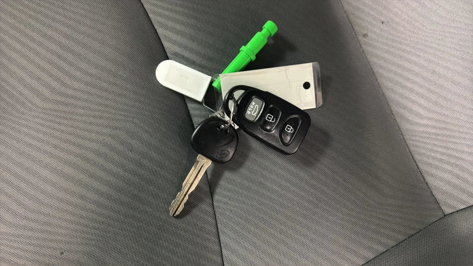 Used 2013 Hyundai Elantra GLS w/ Preferred Pkg FWD image 22