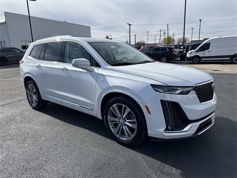 Used 2024 Cadillac XT6 Premium Luxury w/ Technology Package image 7