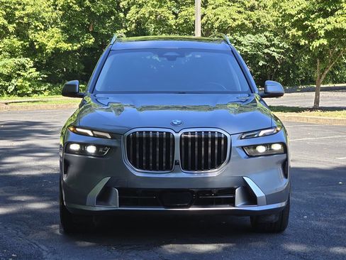 Used 2025 BMW X7 xDrive40i w/ Premium Package AWD/4WD image 9