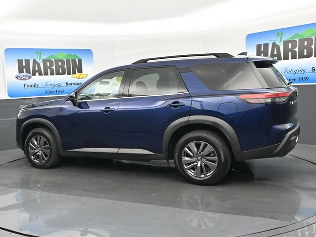 Used 2024 Nissan Pathfinder SV FWD image 3