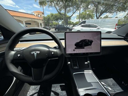 Used 2023 Tesla Model 3 Standard Range RWD image 16