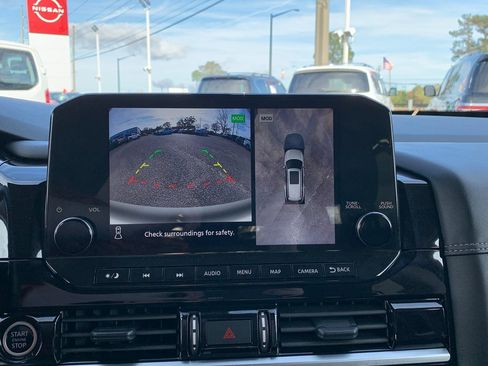 Used 2024 Nissan Pathfinder Platinum w/ Cargo Package image 17