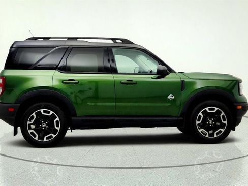 Used 2024 Ford Bronco Sport Outer Banks w/ Tech Package AWD/4WD image 4
