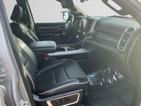 Used 2025 RAM 1500 Laramie AWD/4WD image 15
