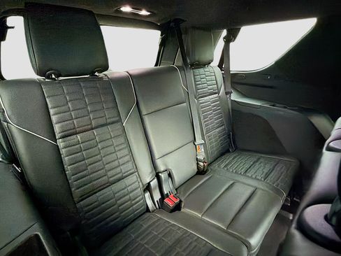 Used 2023 Cadillac Escalade Sport Platinum w/ Heavy-Duty Trailer Package AWD/4WD image 20